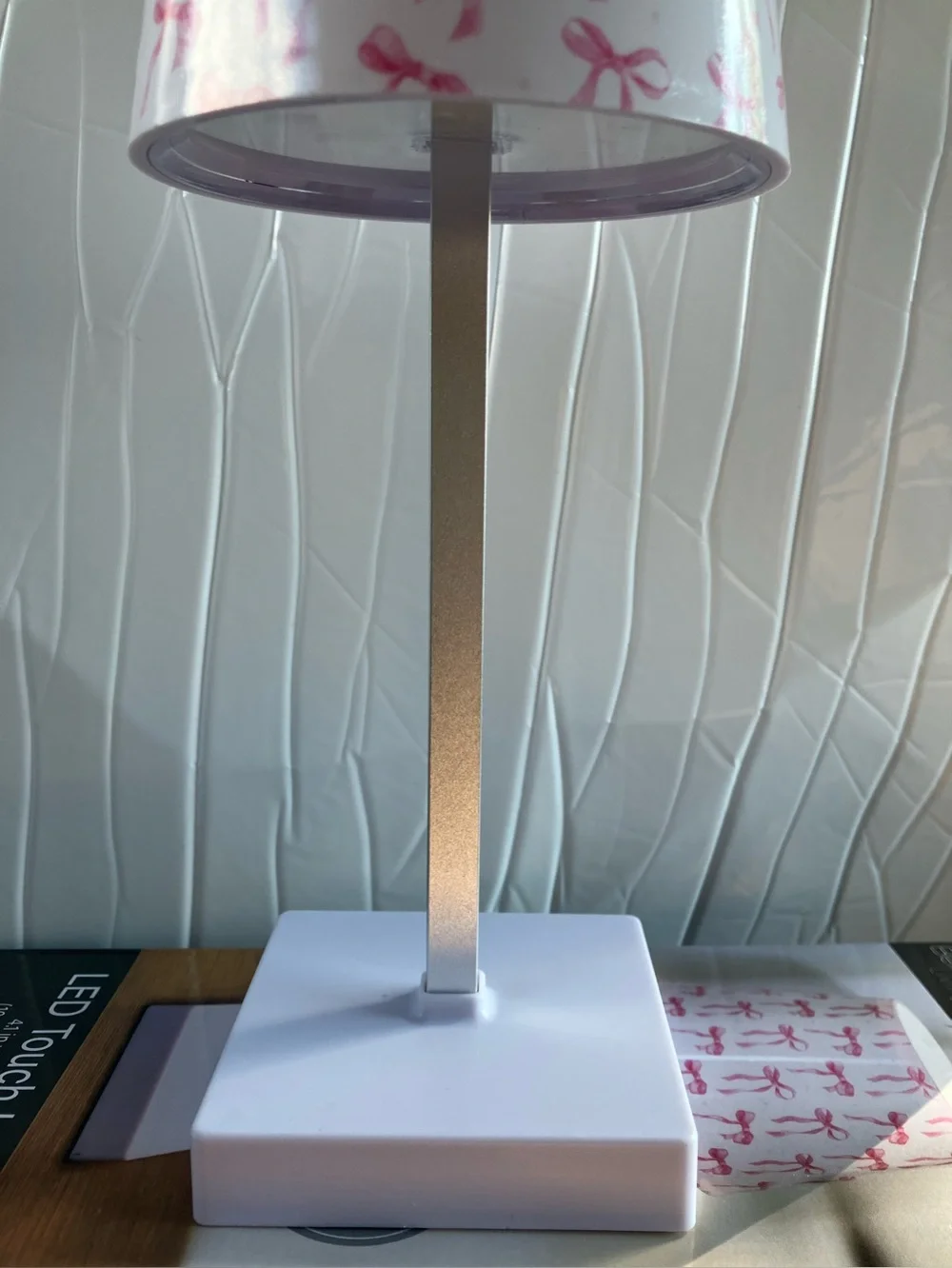Pink Bow LED touch Lamp NWT